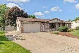 2270 Greendale Drive, Jenison, MI 49428