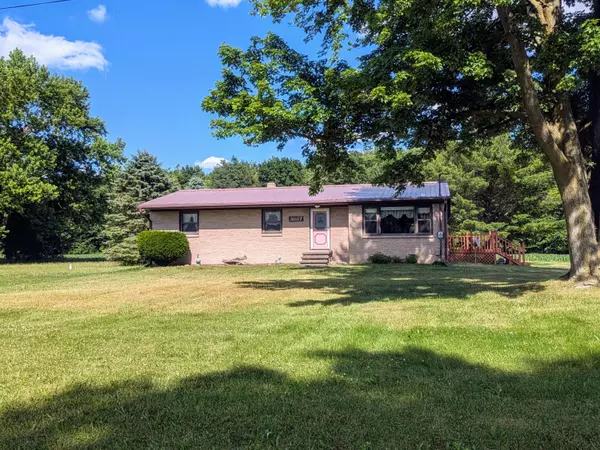 3887 Division, Wayland, MI 49348