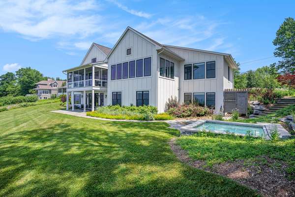 464 Lakeshore Drive, South Haven, MI 49090