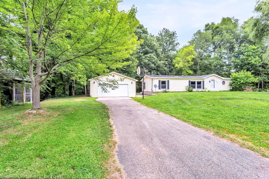 3595 136th Avenue, Hamilton, MI 49419