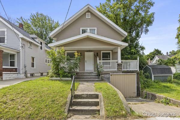 1058 Sherman SE Street, Grand Rapids, MI 49506