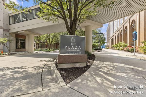 54 Campau NW Circle, Grand Rapids, MI 49503