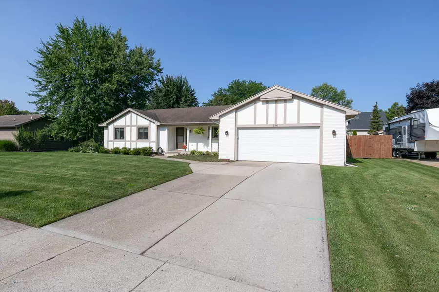 2361 Woodlawn SE Avenue, Grand Rapids, MI 49546