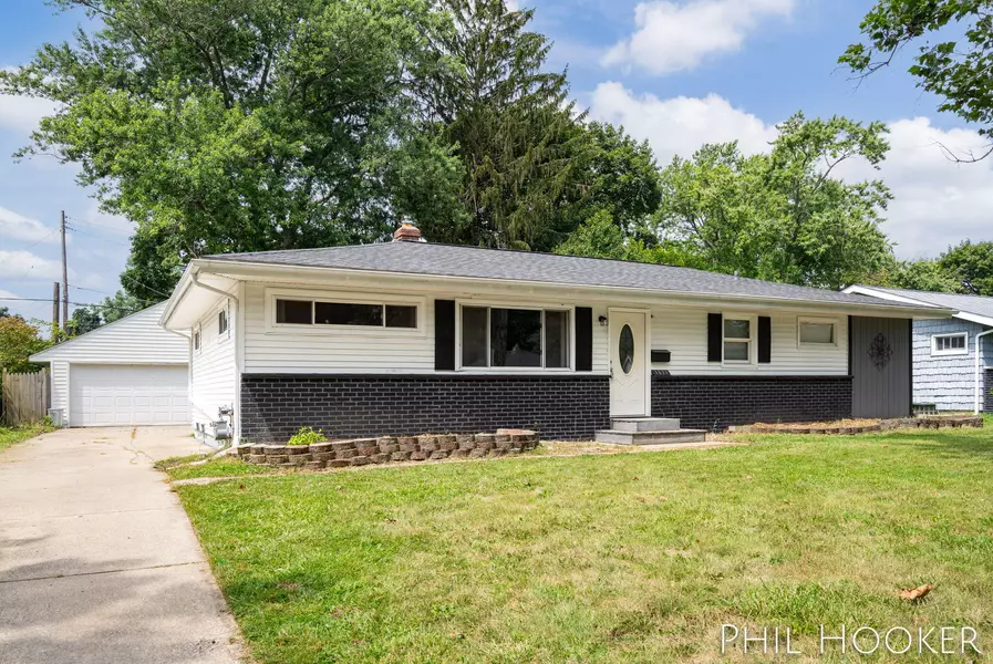 1833 Carlton NE Avenue, Grand Rapids, MI 49505