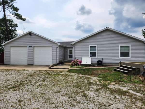 1844 E 88th Street, Newaygo, MI 49337