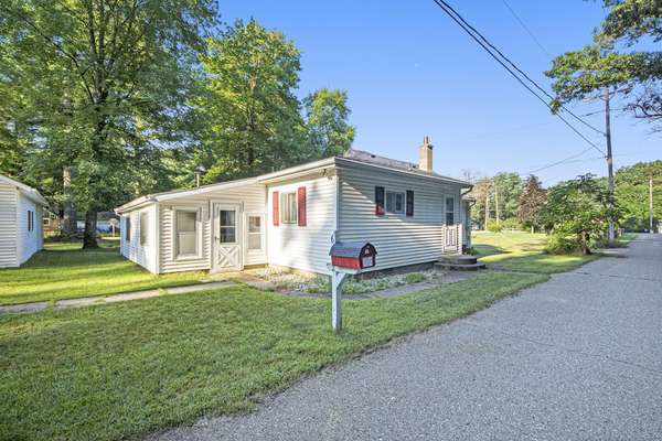 Newaygo, MI 49337,6832 E Maple Street