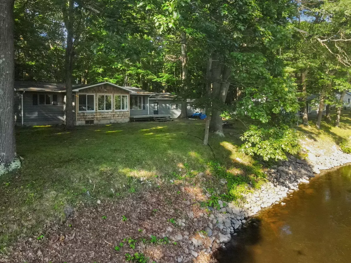 Evart, MI 49631,9689 Pine Lane