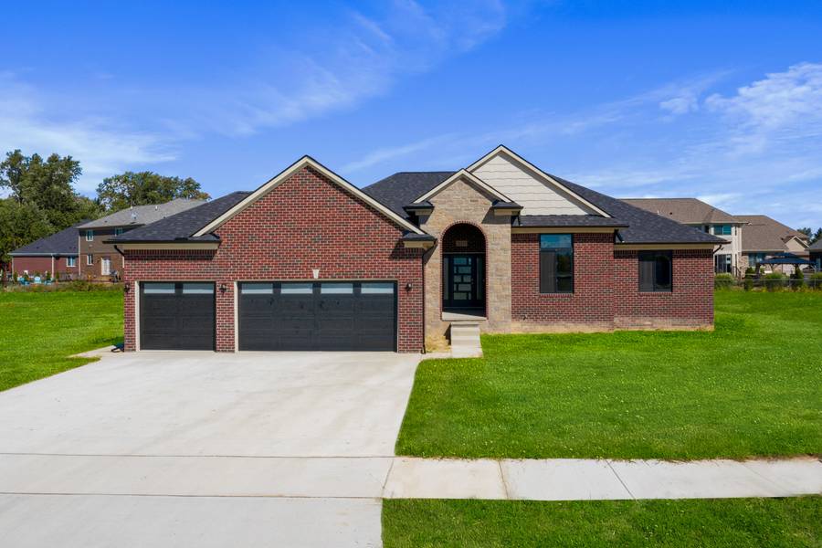 50734 Mistwood Drive, Macomb, MI 48042