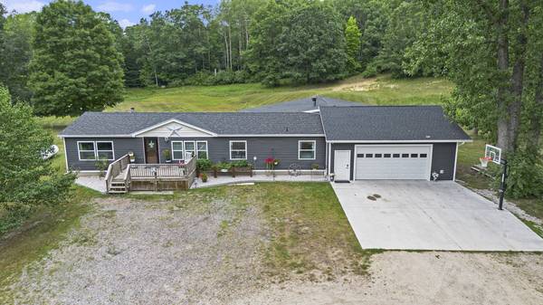 8861 S Big Buck Lane, Newaygo, MI 49337