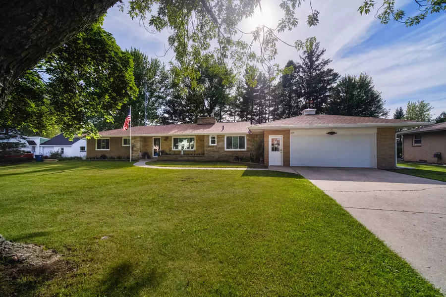 209 N Reinberg Avenue, Scottville, MI 49454