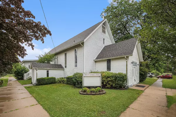 Eau Claire, MI 49111,6605 Pipestone Street