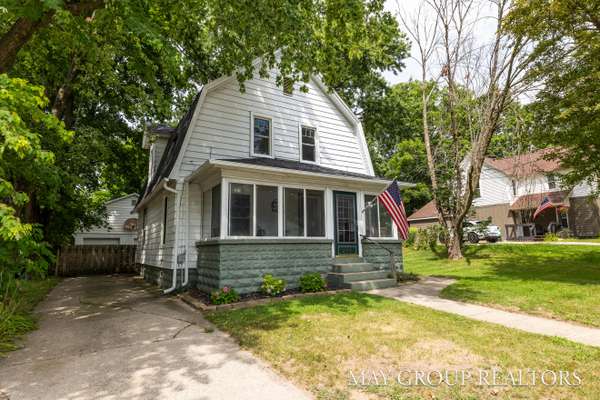 233 E Division NE Street, Rockford, MI 49341