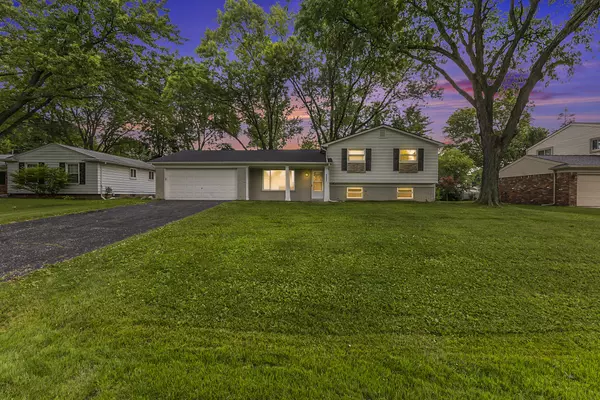 West Bloomfield, MI 48322,6897 Beverly Crest Drive