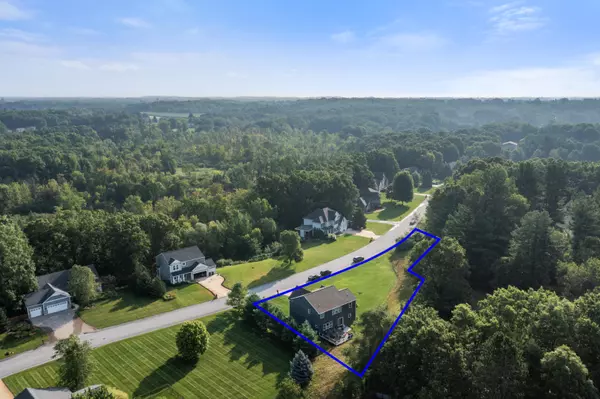 Alto, MI 49302,6745 Chancery SE Drive