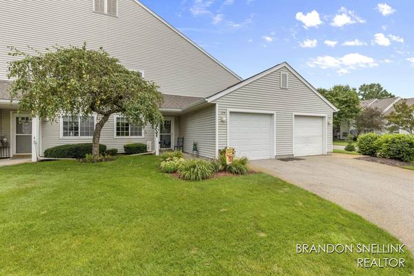 175 Hunters Lane NE, Rockford, MI 49341