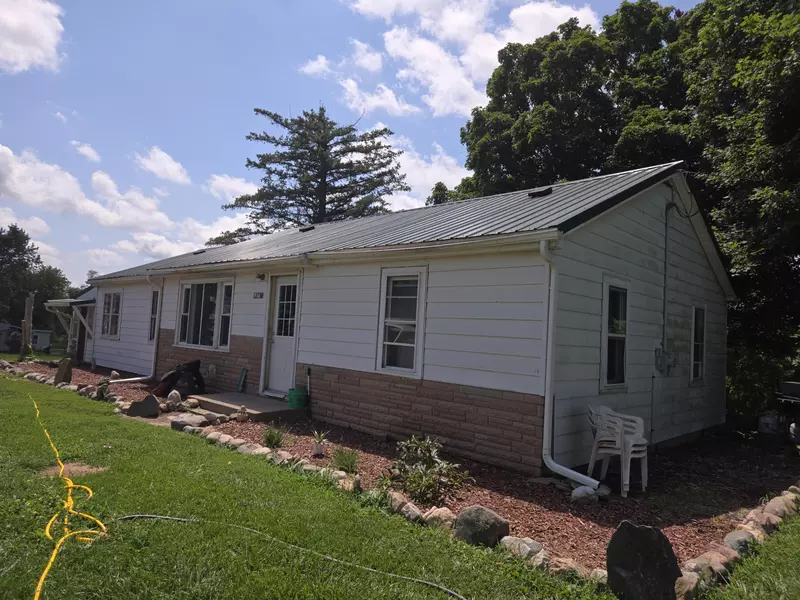 5386 Wilcox Road, Eaton Rapids, MI 48827