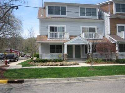 720 Butler Street #16, Saugatuck, MI 49453