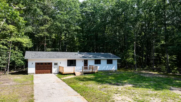 1476 Red Apple Road, Manistee, MI 49660