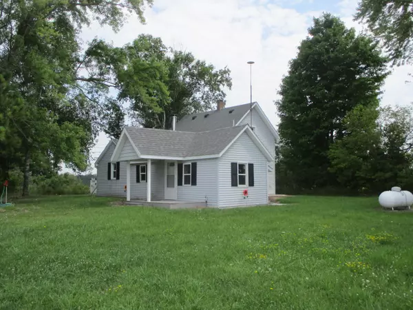 Six Lakes, MI 48886,9441 N Miles Road