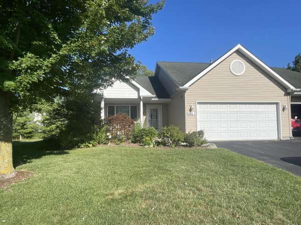 1104 Fountain View Circle, Holland, MI 49423