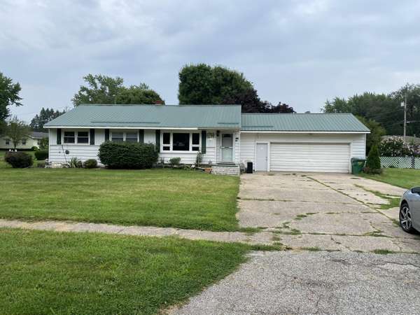 203 S Athletic Street, White Pigeon, MI 49099