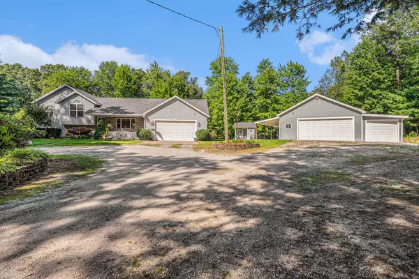 18950 Elli Lane, Fruitport, MI 49415