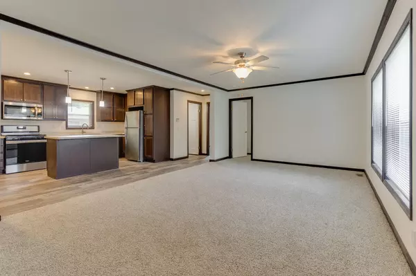 Eaton Rapids, MI 48827,426 Troy Court #19