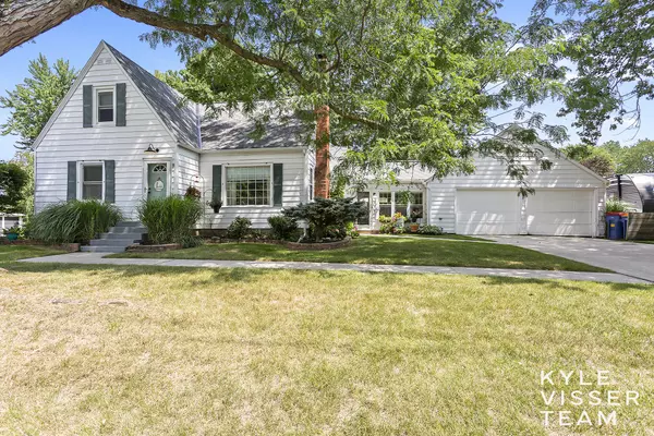 1240 Whitmore NW Avenue, Grand Rapids, MI 49504