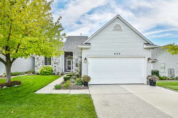 889 Knollwood Circle, South Lyon, MI 48178