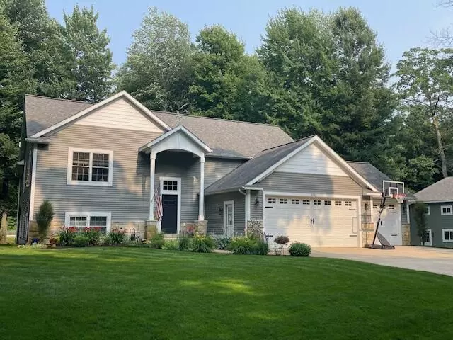 5720 Simonelli Road, Whitehall, MI 49461