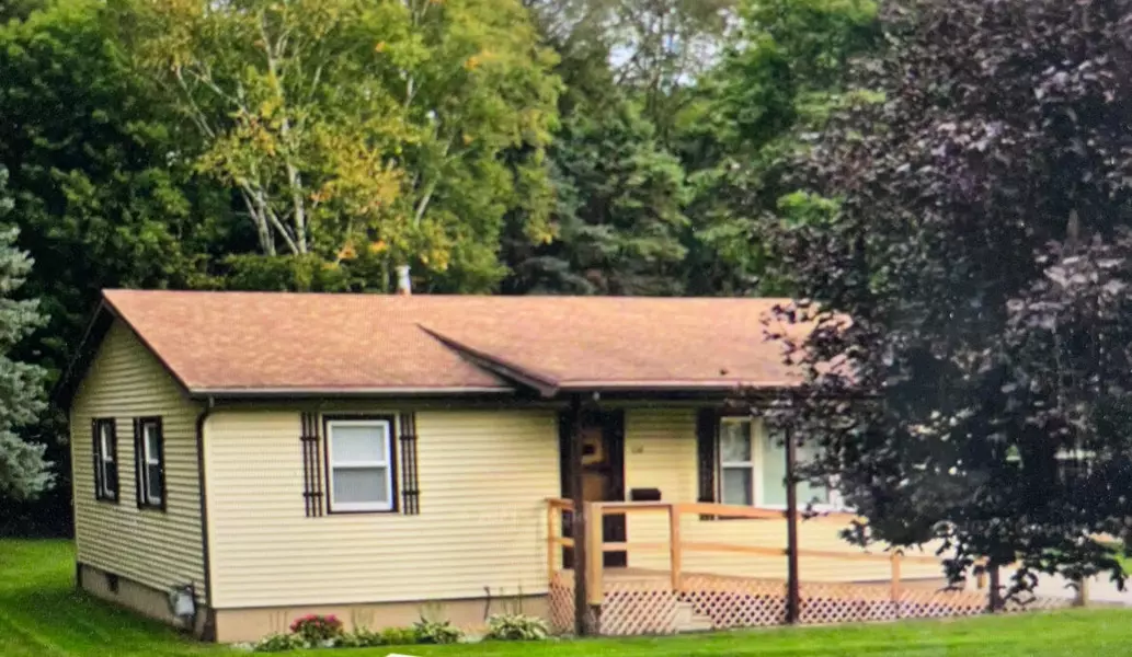 226 N Main Street, Kent City, MI 49330