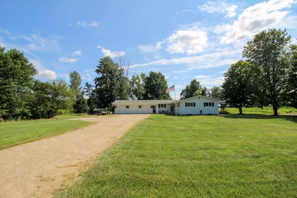 Three Rivers, MI 49093,17139 Marcellus Road