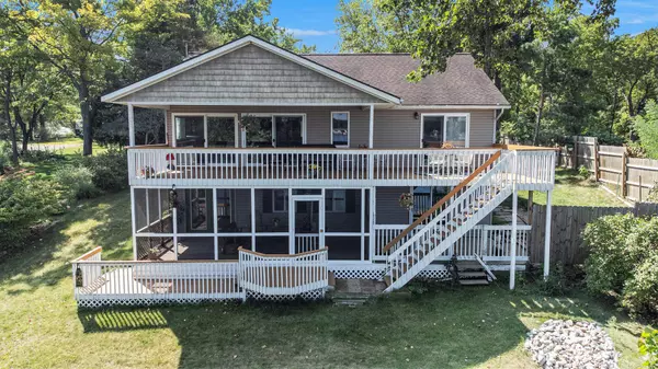 2461 Mundy Avenue, White Cloud, MI 49349