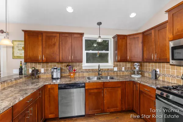 Grand Haven, MI 49417,15258 Canterbury Lane
