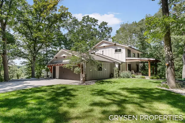 7373 Thornapple Dales SE Drive, Alto, MI 49302