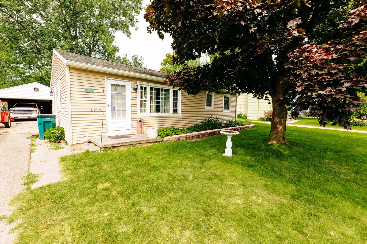 Lansing, MI 48911,5802 Hilliard Road