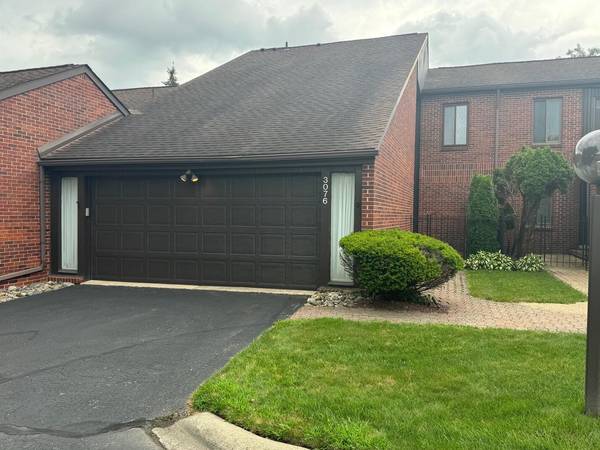 3076 Lindenwood Drive #82, Dearborn, MI 48120