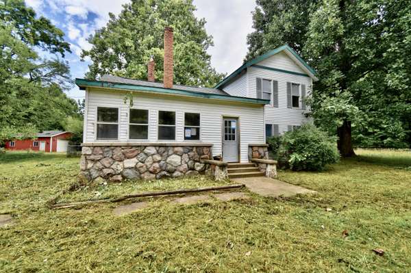 41482 Paw Paw Road, Paw Paw, MI 49079