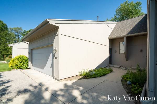 2697 Limestone NE Lane, Grand Rapids, MI 49525