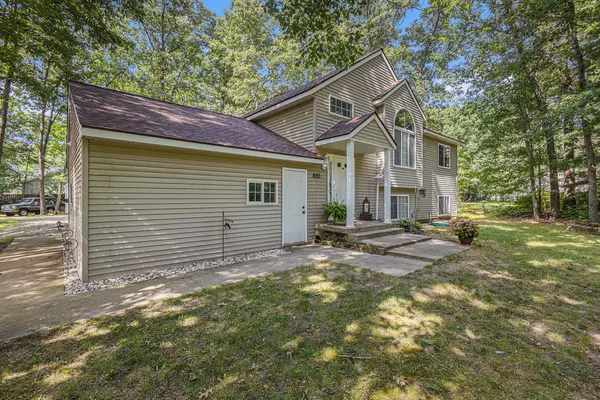 Howard City, MI 49329,8110 Indian Shores Drive