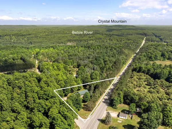 Benzonia, MI 49616,8880 Cadillac Highway