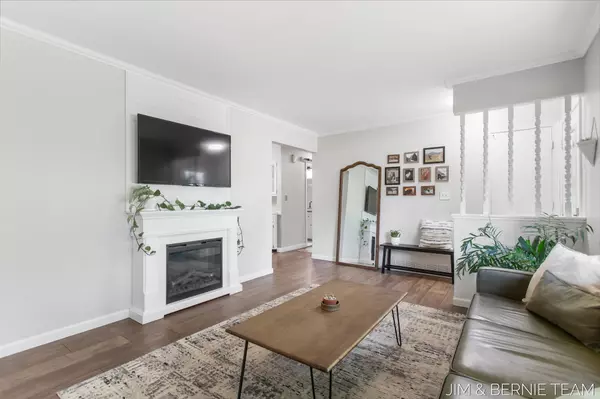 Walker, MI 49544,2402 Cloverly NW Drive