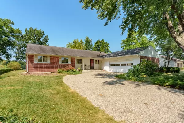 Paw Paw, MI 49079,815 Lakeview Terrace