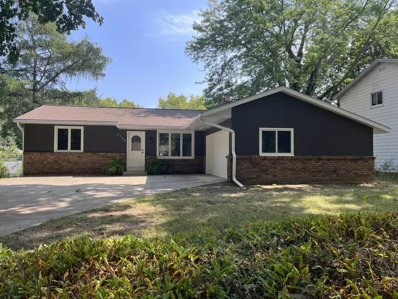 2100 Cherry Run NW Court, Grand Rapids, MI 49504