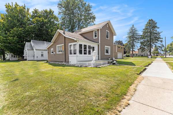 1312 1st Street, Lake Odessa, MI 48849