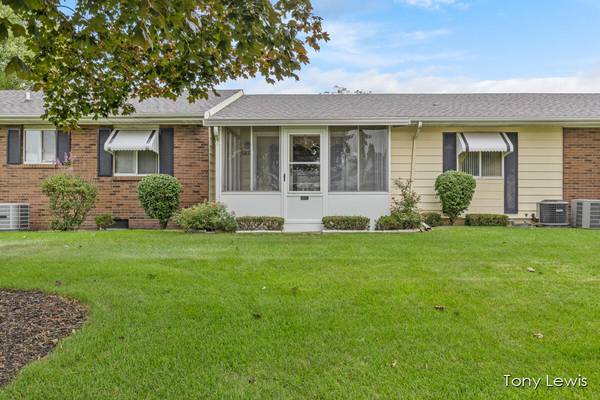 5832 Leisure South SE Drive, Kentwood, MI 49548