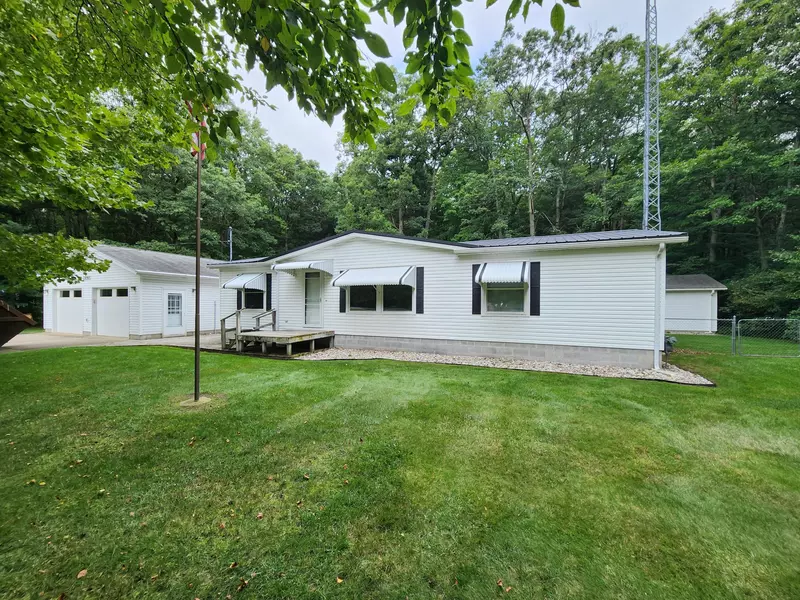 2950 W Oak Street, Rothbury, MI 49452