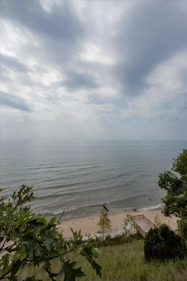 West Olive, MI 49460,9501 Whispering Sands Drive