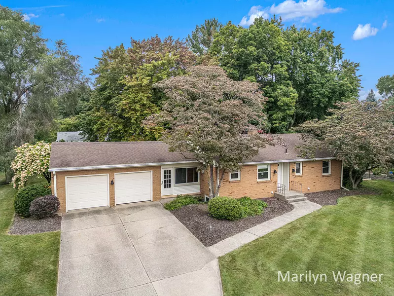 597 Forest Hill SE Avenue, Grand Rapids, MI 49546