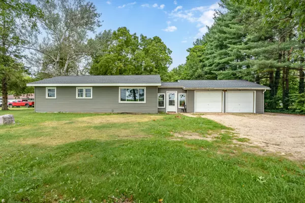 Plainwell, MI 49080,869 106th Avenue